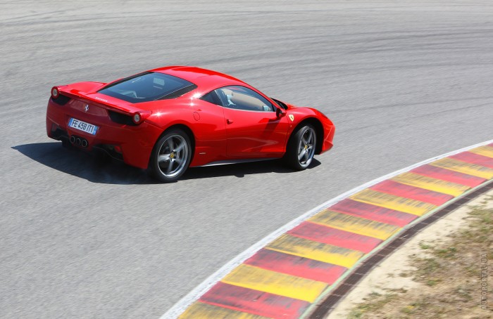 Ferrari 458 Italia – фотография 1
